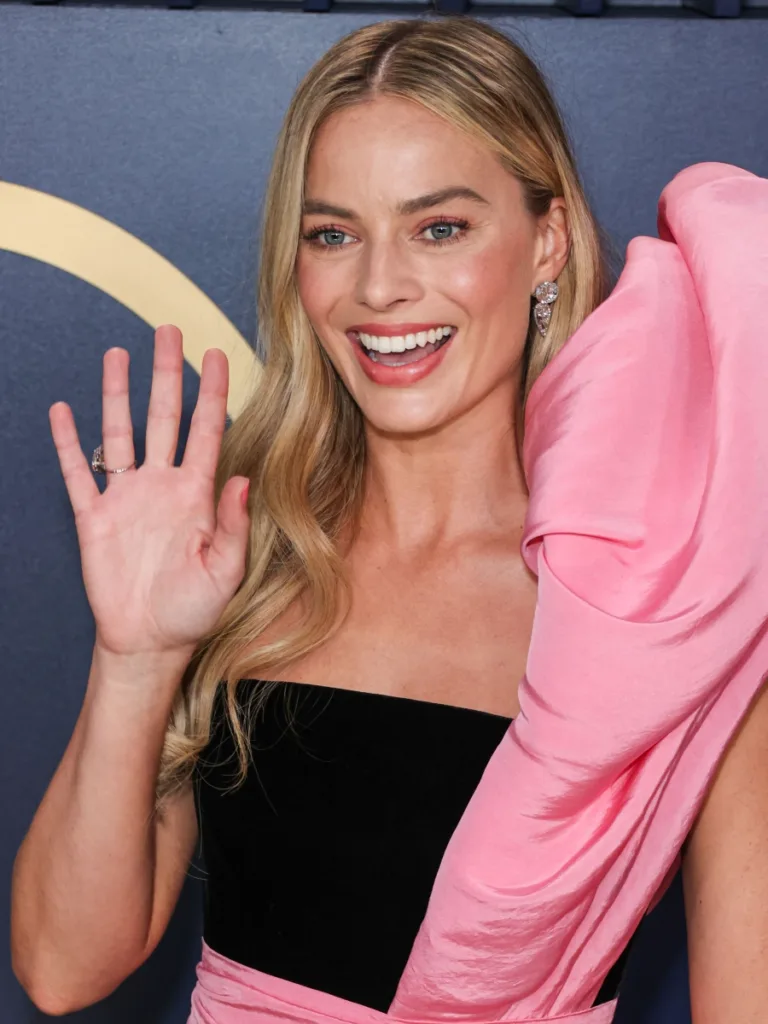 Margot Robbie Anne Oldu: İlk Çocuğunu Kucağına Aldı