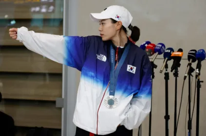 Olimpiyat Keskin Nişancısı Kim Ye-ji, Balenciaga Kampanyasında