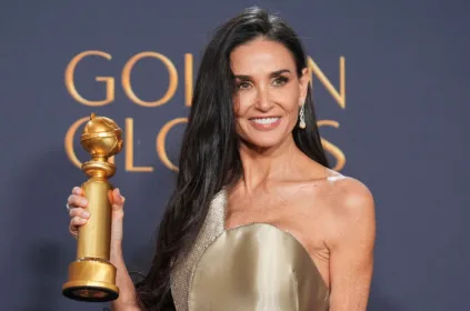 Demi Moore Altın Küre Ödülleri’nde Tarihi Bir An Yaşıyor