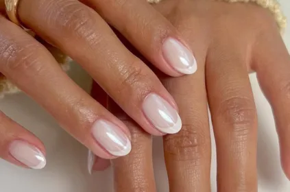 Iced French Manikürü: Şıklığın Minimalist Yansıması