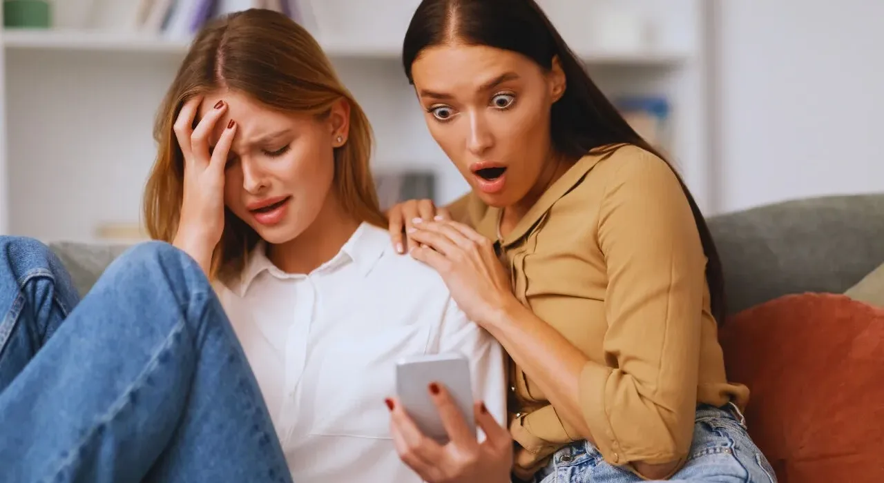Aşırı Paylaşım (Oversharing) Nedir? Mahremiyetinizi Nasıl Koruyabilirsiniz?