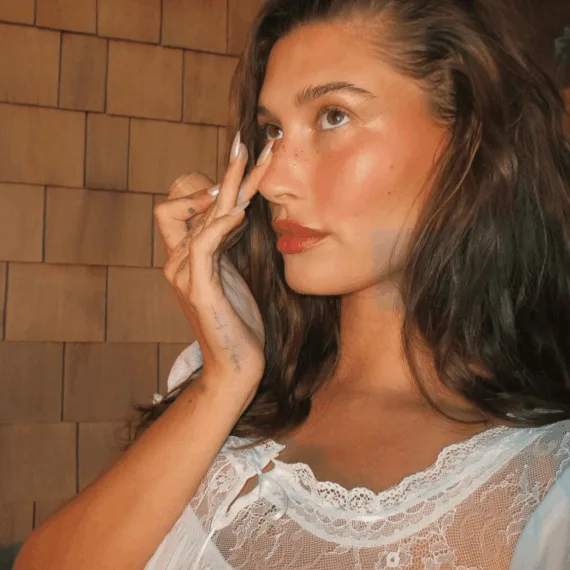 Güneşin Doğal Işıltısını Yansıtan “Sun Kissed Makeup” Nedir?