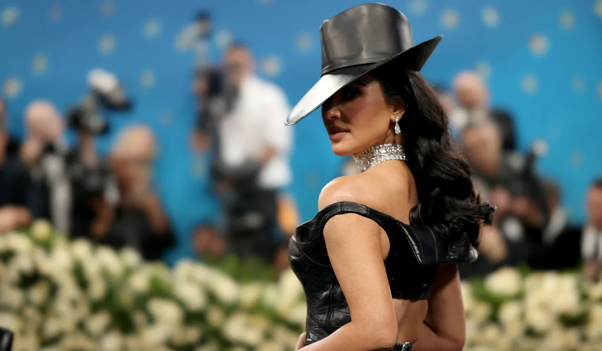 Kim Kardashian 2025 Met Gala’da Chrome Hearts Şıklığıyla Büyüledi