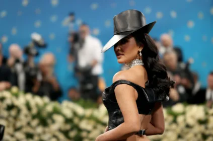 Kim Kardashian 2025 Met Gala’da Chrome Hearts Şıklığıyla Büyüledi