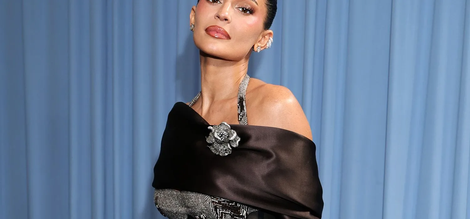 Kylie Jenner 2025 Met Gala’da Göz Kamaştırdı: Retro Tarzın Modern Yorumu