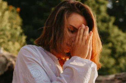 Ruhunu Işıkla Doldur: Spiritüel Glow-Up İçin 5 Güçlü Adım