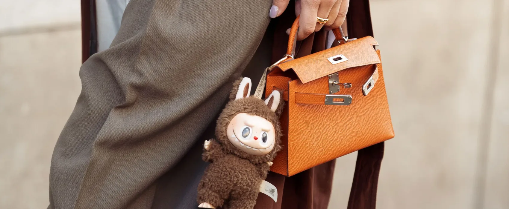 Z Kuşağının Yeni Moda Aksesuarı: Garip ve Tuhaf Charmlar