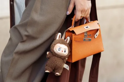 Z Kuşağının Yeni Moda Aksesuarı: Garip ve Tuhaf Charmlar