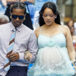 Rihanna’dan Şirinler Galasında Unutulmaz Chanel Şıklığı