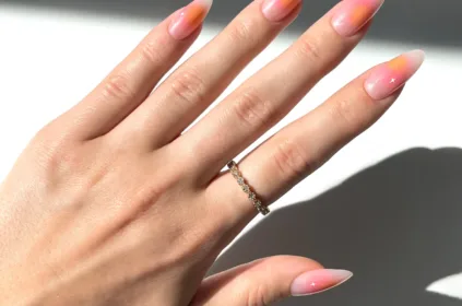 Gün Batımının Büyüsünü Tırnaklarınıza Taşıyan Trend: Sunset Nails
