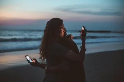 TikTok’ta Flörtün Yeni Kuralları: Dry Texting ve Riz Game Nedir?